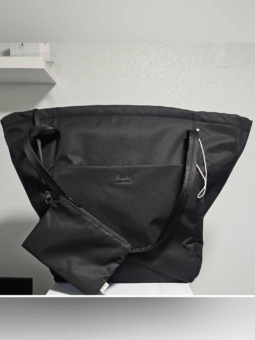 Black Herschel Large Joana Tote Bag with Pouch. NWOT $120 on website now!